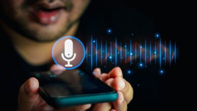 عاد للرد على هاتفه