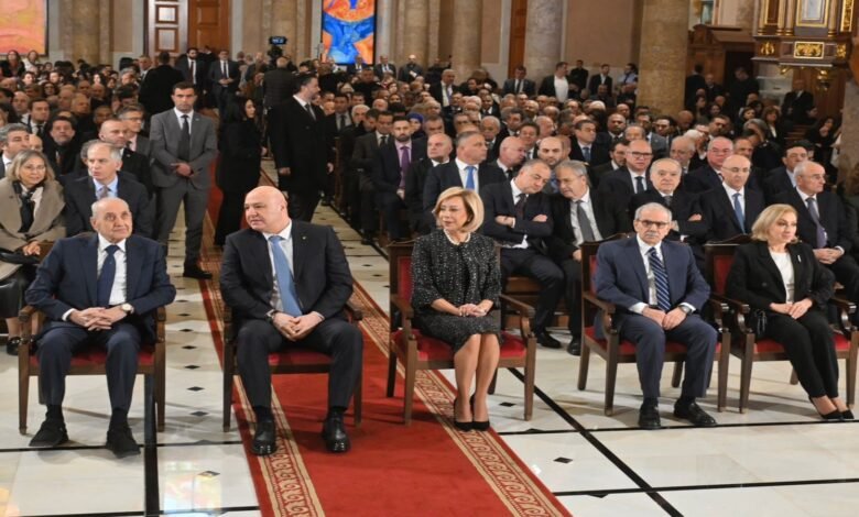 العيد لمار مارون والاحتفال عائلي في مار جريس.... اما السبب: الكنيسة ما بتساع 1