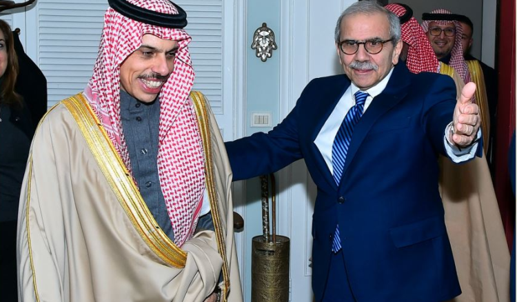 هذا ما بحثه بن فرحان في بيروت 1